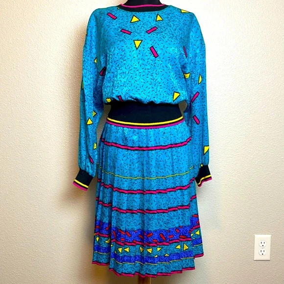 Adrianna Papell | Dresses | Adrianna Papell 0 Pure Silk Vintage Dress Wms Sz 6 | Poshmark Adrianna Papell | Dresses | Adrianna Papell 0 Pure Silk Vintage Dress Wms Sz 6 | Poshmark